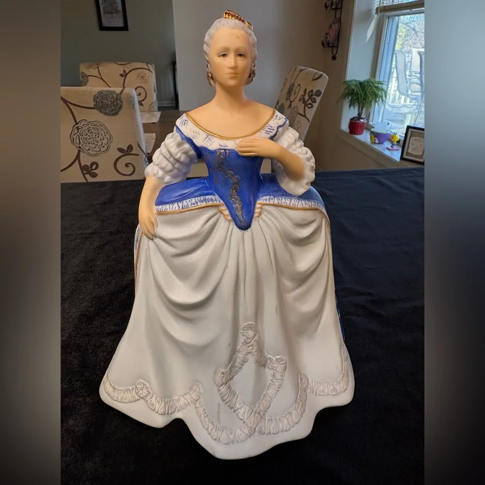 Franklin Mint Cathrine The Great Figurine / Porcelain Rococo Collectible - Picture 1 of 10